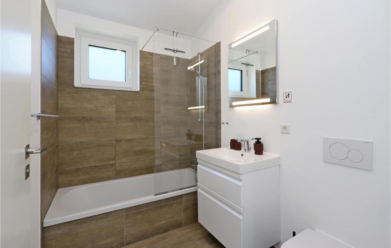 Awesome Home In Lembruch-Duemmer See With Kitchen Esterno foto